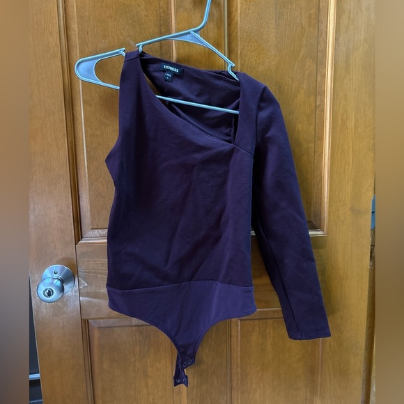Express Women’s Dark Maroon One Sleeve Bodysuit Size Small - Picture 6 of 9